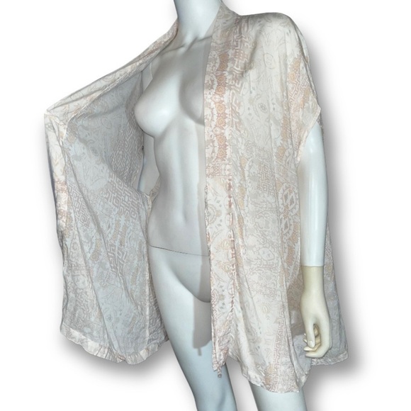 VICTORIAS SECRET Pink White Medallion Print Tie Front Kimono Robe Swim Cover Up - Picture 3 of 7